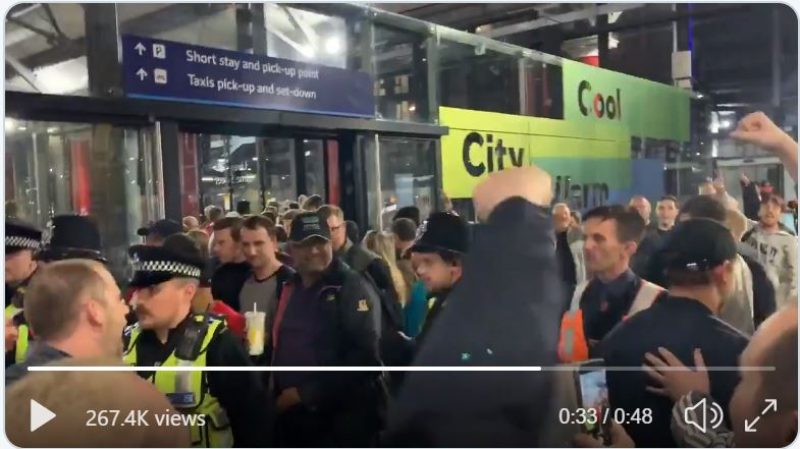 Everton Fans bump into Liverpool fans at Lime Street Station